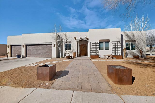93 Bosquecillo, Santa Fe, NM 87508