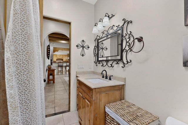 93 Bosquecillo, Santa Fe, NM 87508
