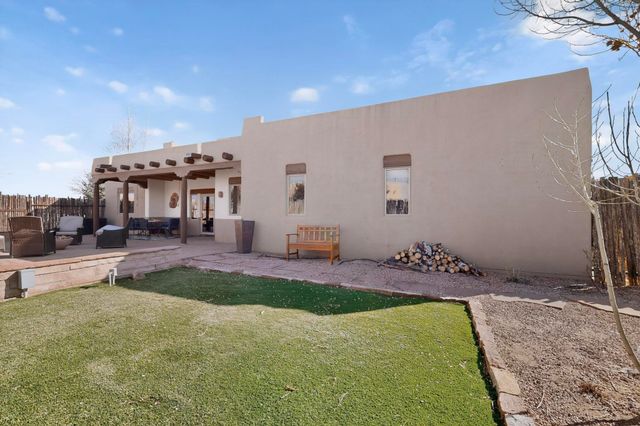 93 Bosquecillo, Santa Fe, NM 87508