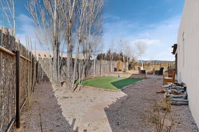 93 Bosquecillo, Santa Fe, NM 87508