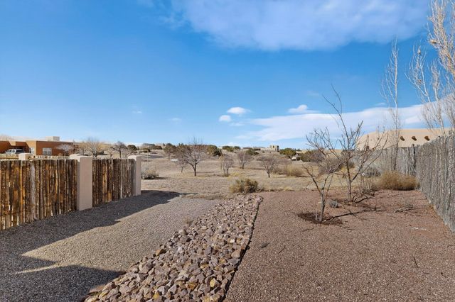 93 Bosquecillo, Santa Fe, NM 87508