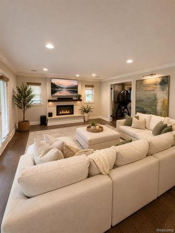 749 Kensington Lane, Bloomfield Hills, MI 48304