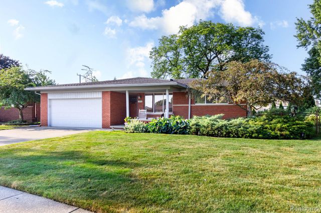 13332 Martin Road, Warren, MI 48088