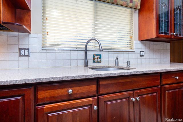 13332 Martin Road, Warren, MI 48088