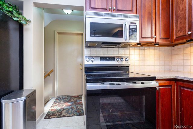 13332 Martin Road, Warren, MI 48088