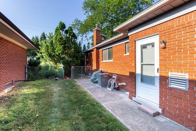 13332 Martin Road, Warren, MI 48088