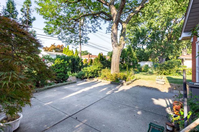 13332 Martin Road, Warren, MI 48088