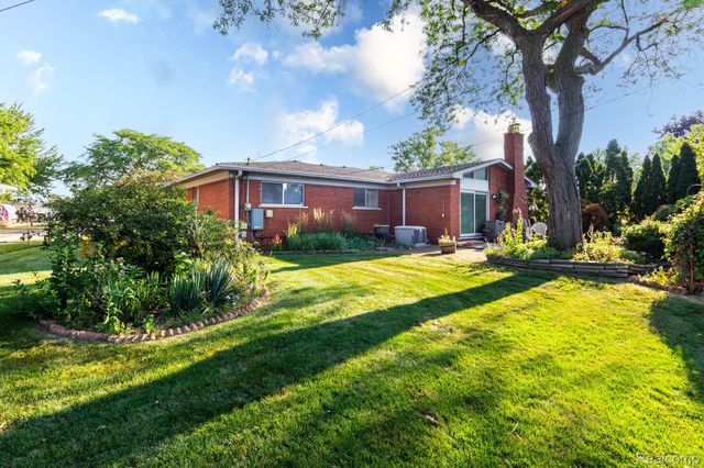 13332 Martin Road, Warren, MI 48088