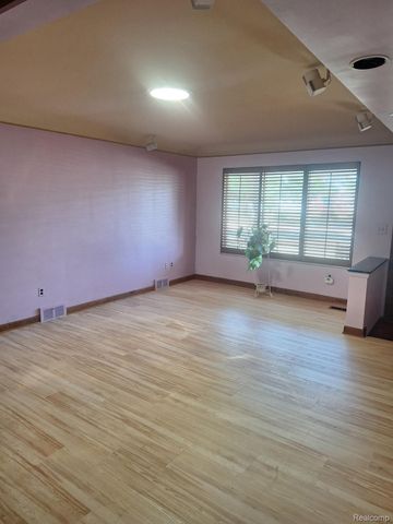 13332 Martin Road, Warren, MI 48088