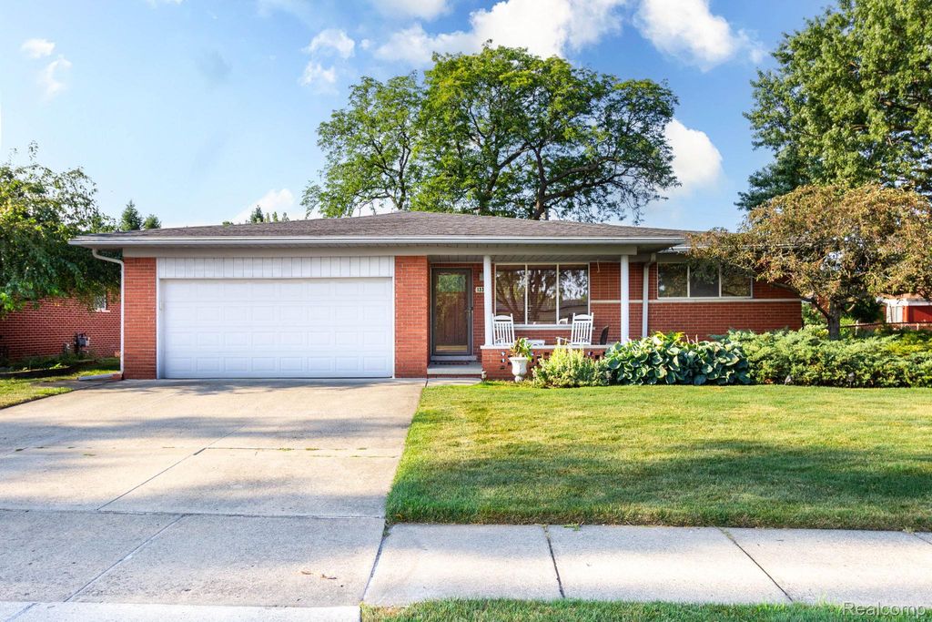 13332 Martin Road, Warren, MI 48088