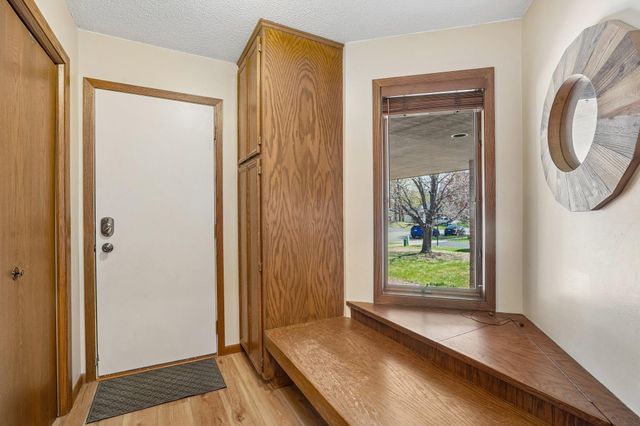 8912 Vincent Place, Bloomington, MN 55431