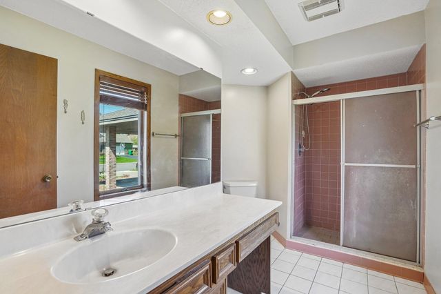 8912 Vincent Place, Bloomington, MN 55431