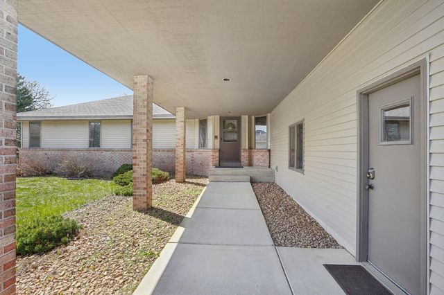 8912 Vincent Place, Bloomington, MN 55431