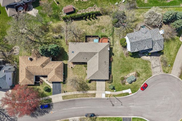 8912 Vincent Place, Bloomington, MN 55431