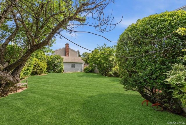 343 Nassau Boulevard, New Hyde Park, NY 11040