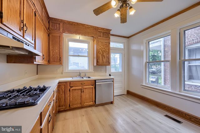 720 1ST ST, Lancaster, PA 17603