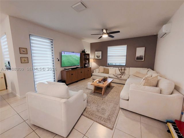 11014 W 35th Ln, Hialeah, FL 33018