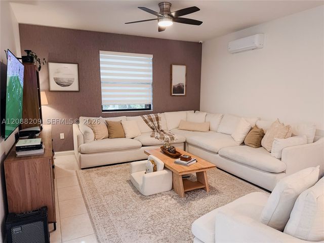 11014 W 35th Ln, Hialeah, FL 33018