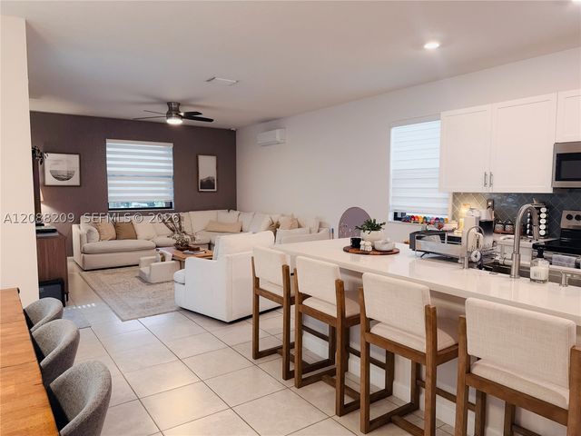 11014 W 35th Ln, Hialeah, FL 33018