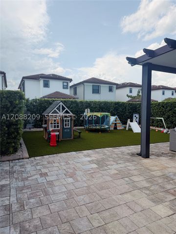 11014 W 35th Ln, Hialeah, FL 33018