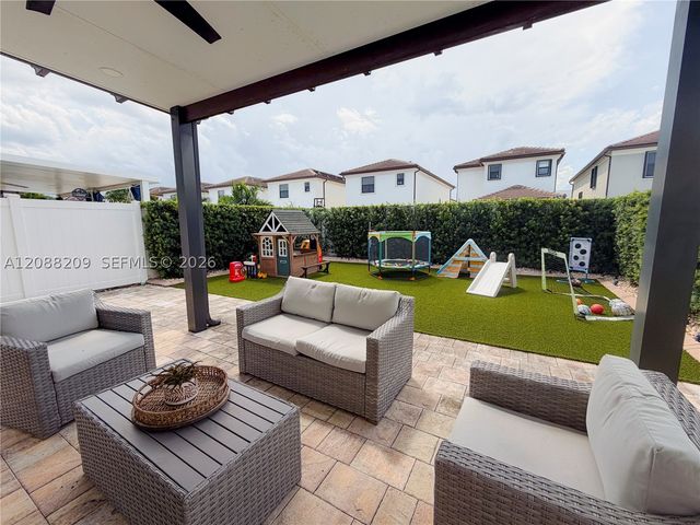 11014 W 35th Ln, Hialeah, FL 33018