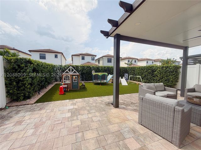 11014 W 35th Ln, Hialeah, FL 33018