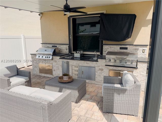 11014 W 35th Ln, Hialeah, FL 33018