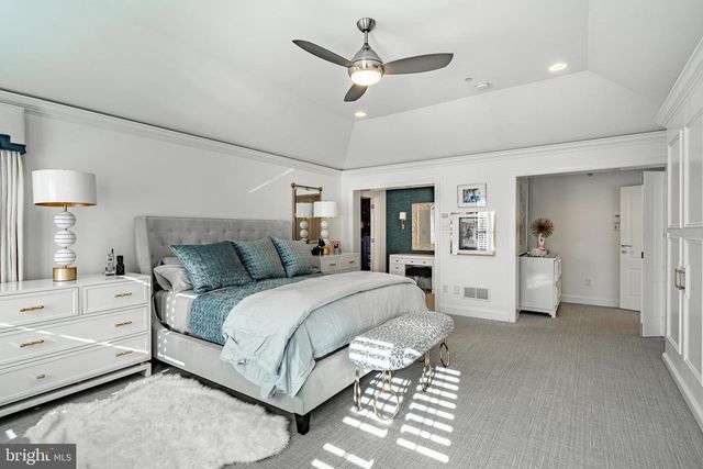 1053 WHITEGATE RD, Wayne, PA 19087