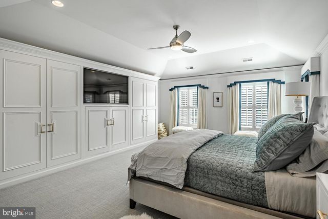 1053 WHITEGATE RD, Wayne, PA 19087