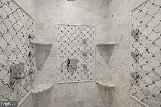 1053 WHITEGATE RD, Wayne, PA 19087