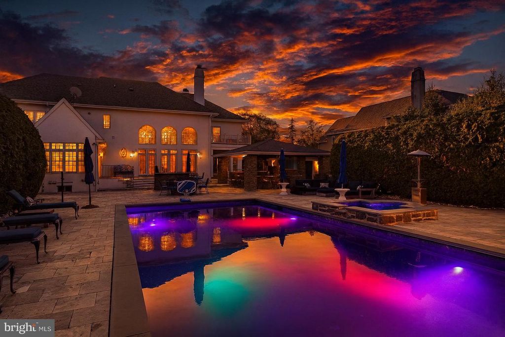 1053 WHITEGATE RD, Wayne, PA 19087