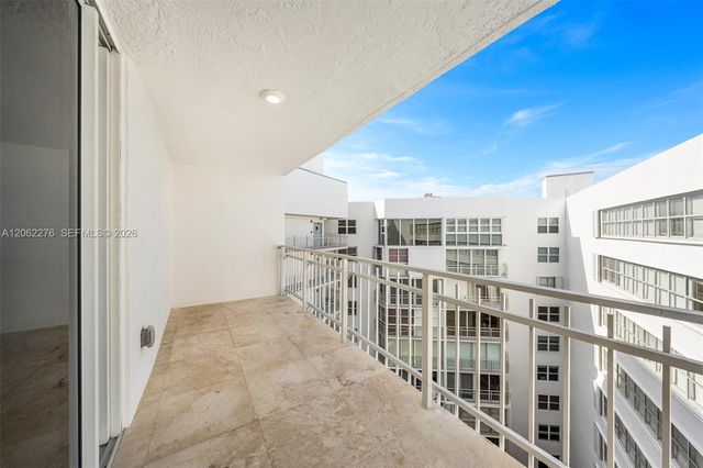 600 Grapetree Drive 11DN, Key Biscayne, FL 33149