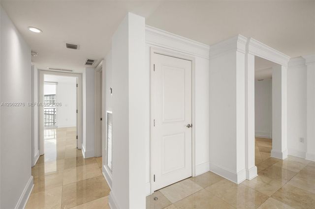 600 Grapetree Drive 11DN, Key Biscayne, FL 33149