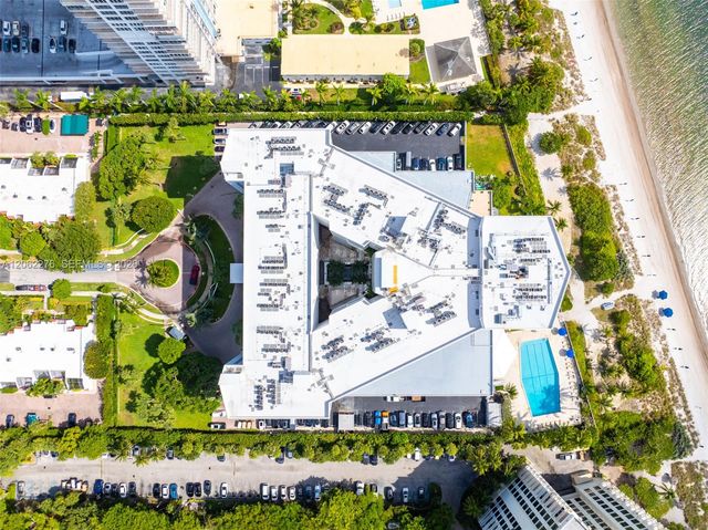600 Grapetree Drive 11DN, Key Biscayne, FL 33149