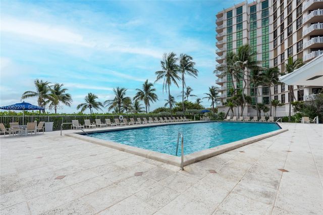 600 Grapetree Drive 11DN, Key Biscayne, FL 33149