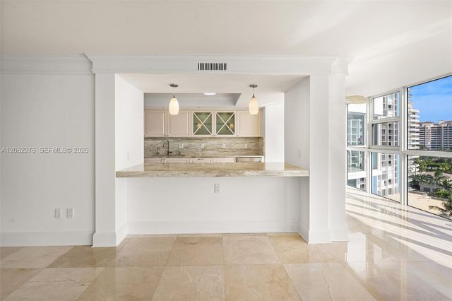 600 Grapetree Drive 11DN, Key Biscayne, FL 33149