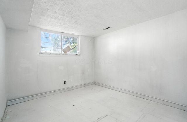 31 S Wheatland Avenue, Columbus, OH 43204
