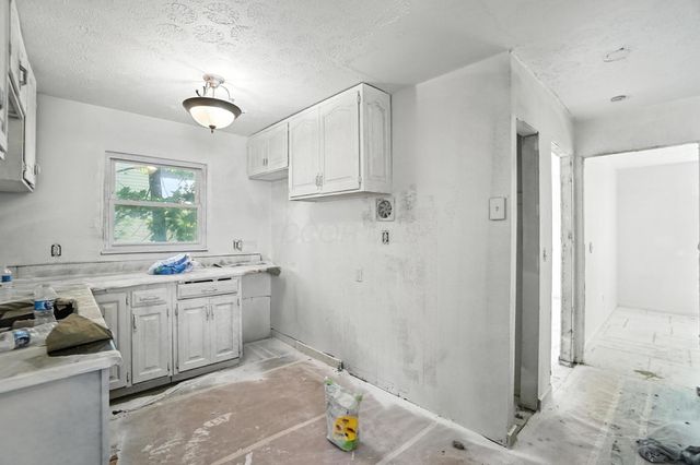 31 S Wheatland Avenue, Columbus, OH 43204