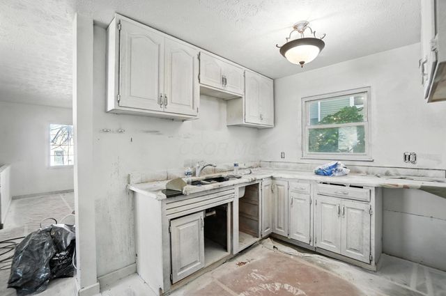 31 S Wheatland Avenue, Columbus, OH 43204