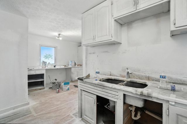 31 S Wheatland Avenue, Columbus, OH 43204