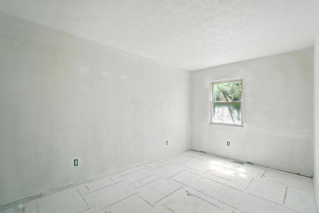 31 S Wheatland Avenue, Columbus, OH 43204