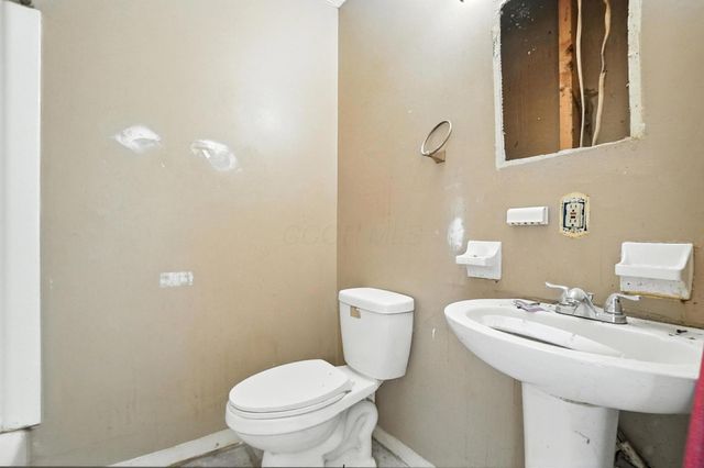 31 S Wheatland Avenue, Columbus, OH 43204