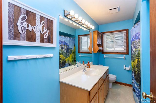 8771 Birkhill Drive, Sterling Heights, MI 48314