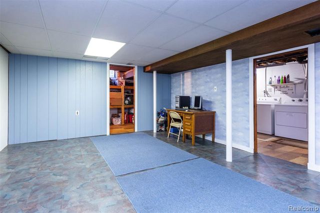 8771 Birkhill Drive, Sterling Heights, MI 48314