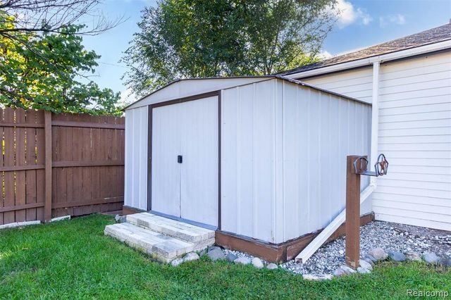 8771 Birkhill Drive, Sterling Heights, MI 48314