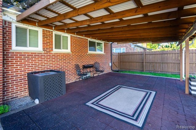 8771 Birkhill Drive, Sterling Heights, MI 48314