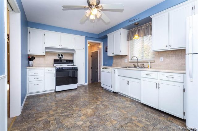 8771 Birkhill Drive, Sterling Heights, MI 48314