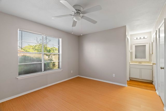 1410 Moore Ave, Portland, TX 78374