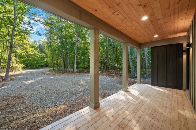 14290 Wildwood Lane, Harbert, MI 49115