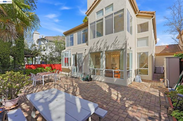 906 Vista Pointe Dr, San Ramon, CA 94582